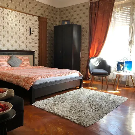 Apartamento Schei 1 *