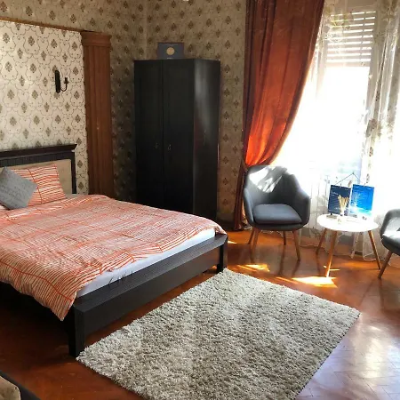 Apartamento Schei 1 *